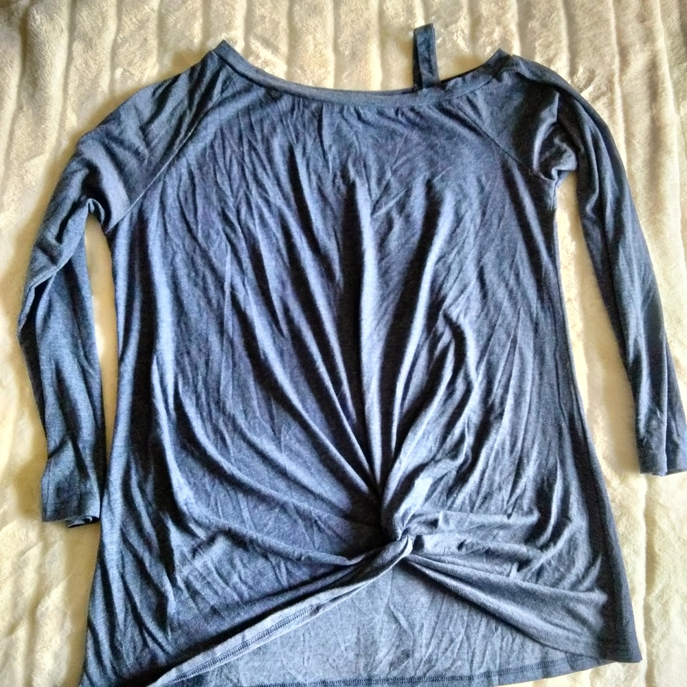 Temofon Women's Blue Long Sleeve Top